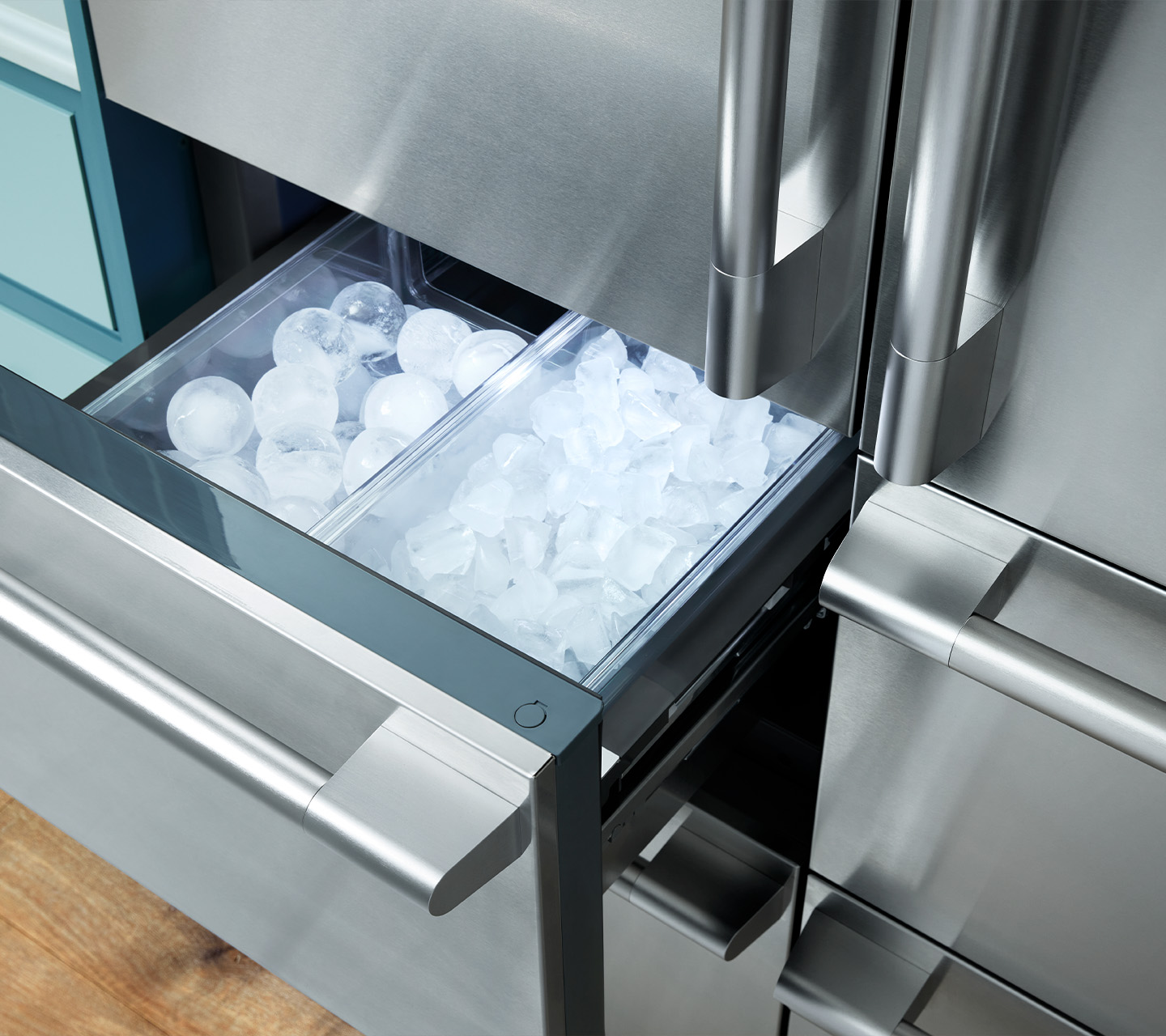 Dual ice maker with Craft Ice™